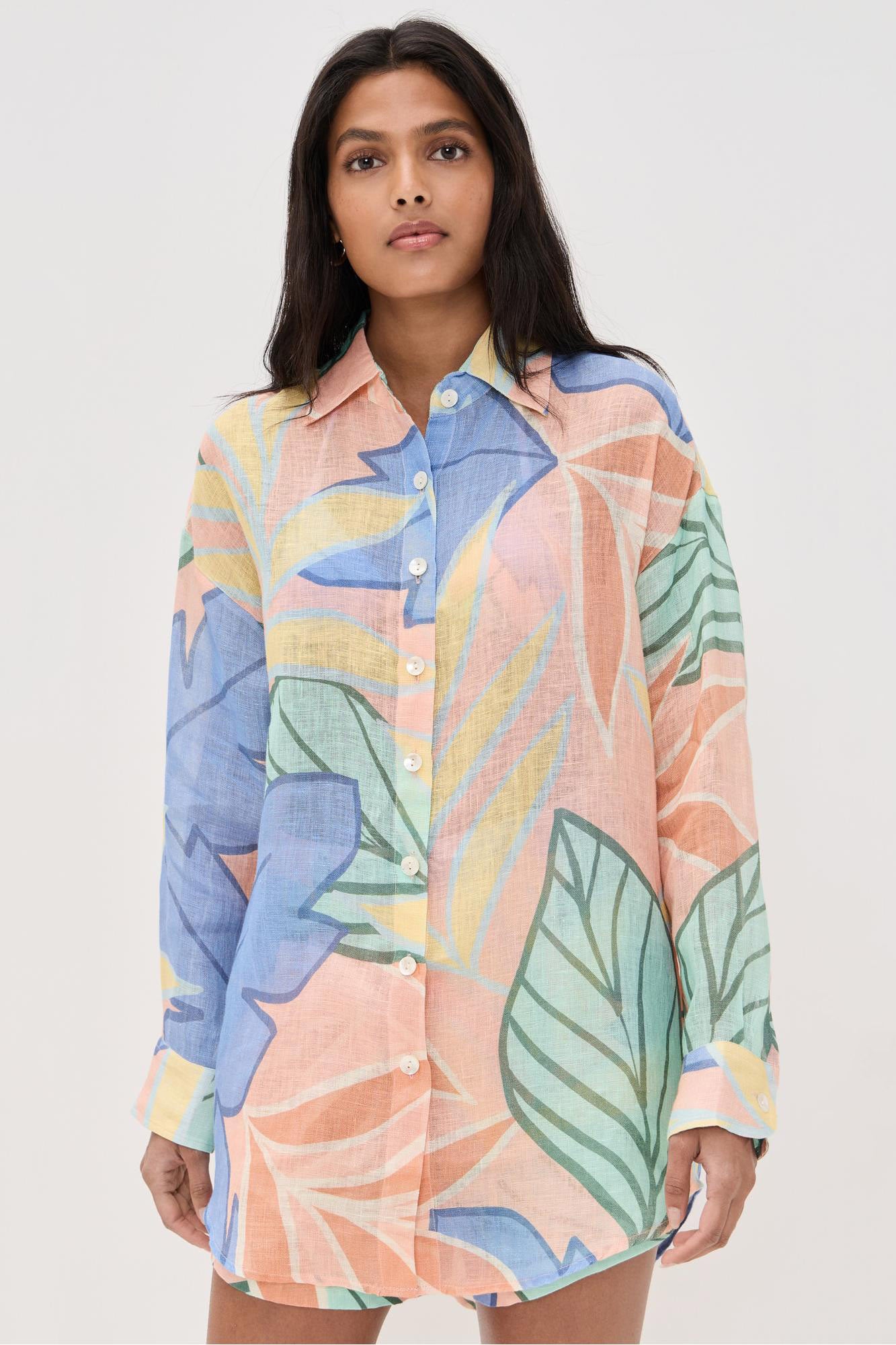 Conjunto corto con estampado de hojas tropicales para novio de Playa