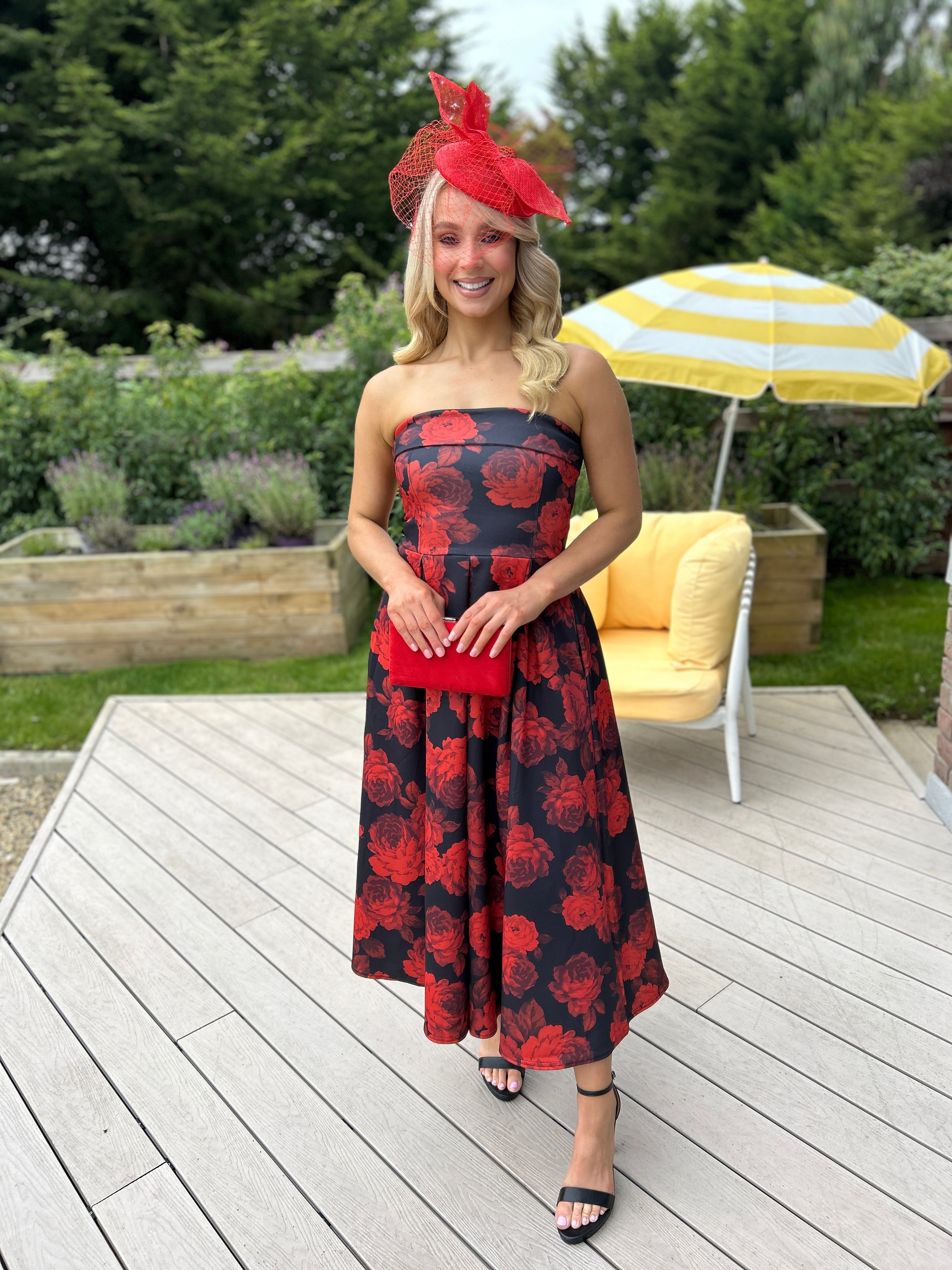 Vestido rojo floral de Danni