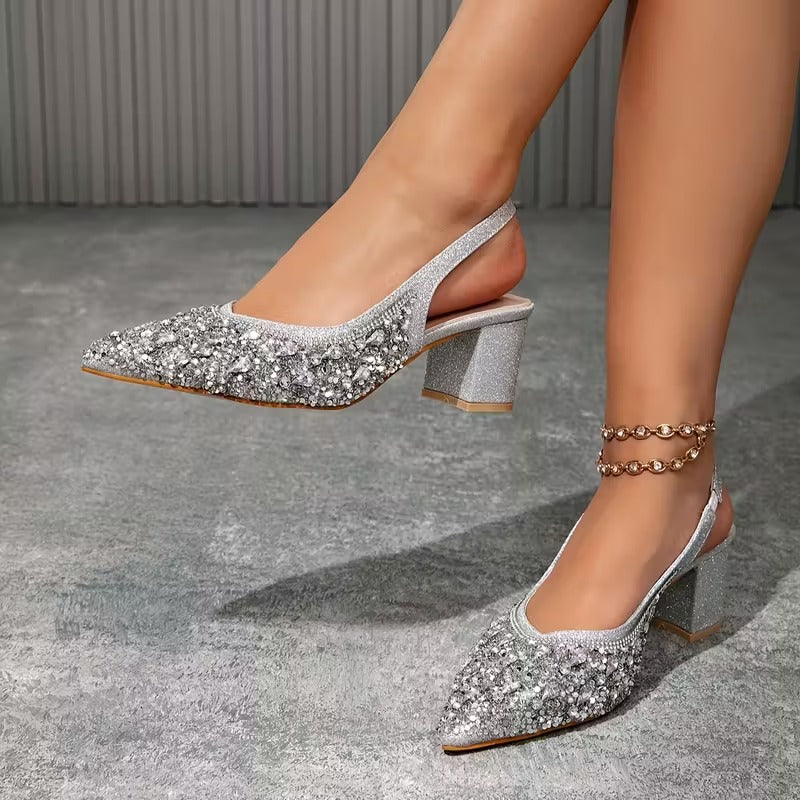 Zapatos elegantes adornos de cristal brillante