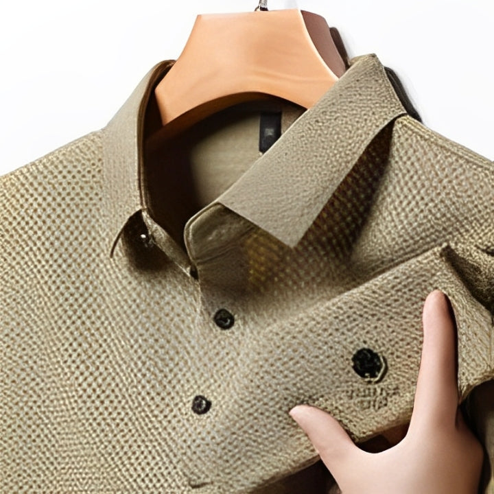 Polo coreano para hombre, cuello vuelto, logo en el pecho, tejido elástico en 4 direcciones