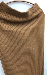 Conjunto de Chaleco y Falda de Punto