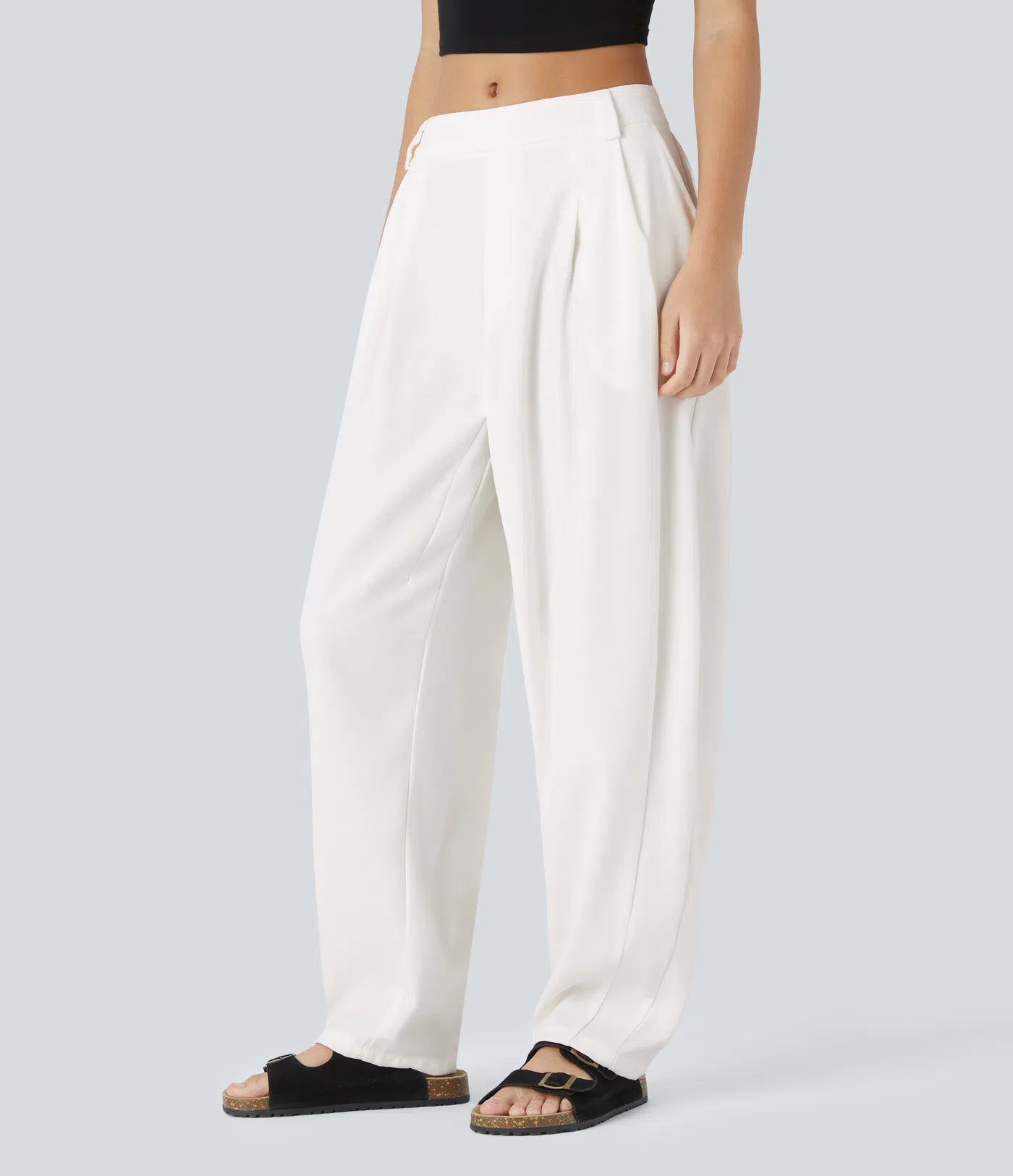 Pantalón oficina pierna barril bolsillo lateral plisado tiro medio