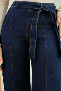 Vaqueros de tiro alto y pierna ancha