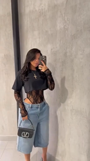 Conjunto de Camiseta y Body de Encaje